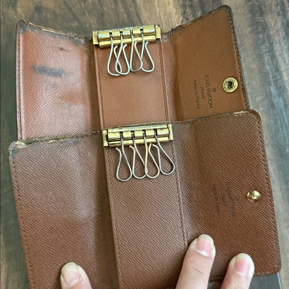 Louis Vuitton 4 key case (bundle) - Picture 3 of 8